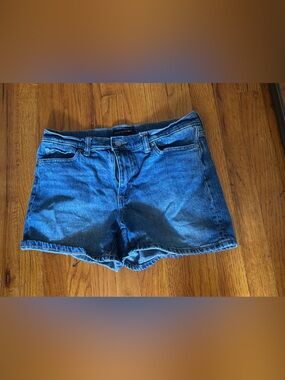 Banana Republic Blue Denim Jean shorts 28/6 in great condition